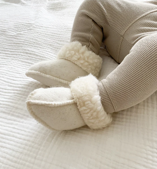 Baby Slipper aus Schurwolle - creme